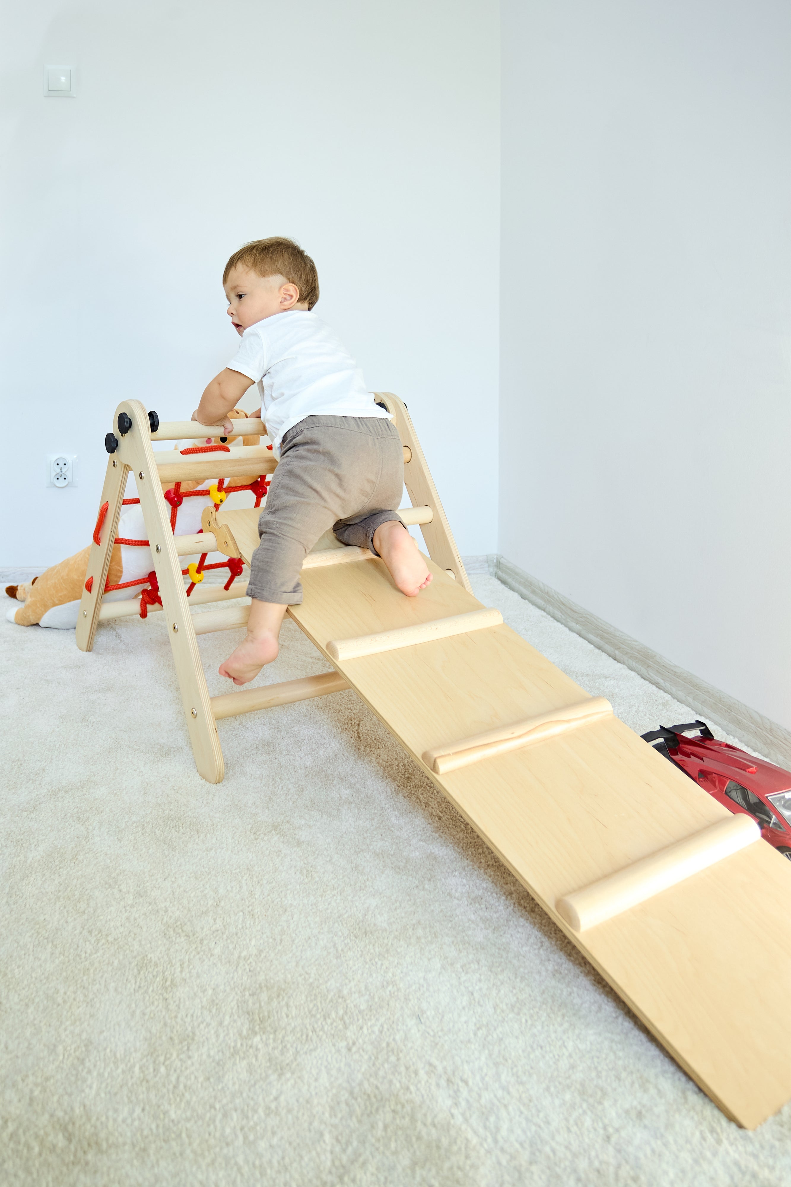Kletterdreieck mit Netz & Rutschbrett Anet Natur – weitere Produktansicht 14 – RINAGYM